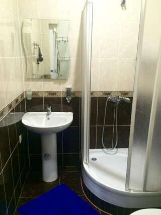 Гостиница Ключевой 9 Адлер Улучшенный трехместный номер-3